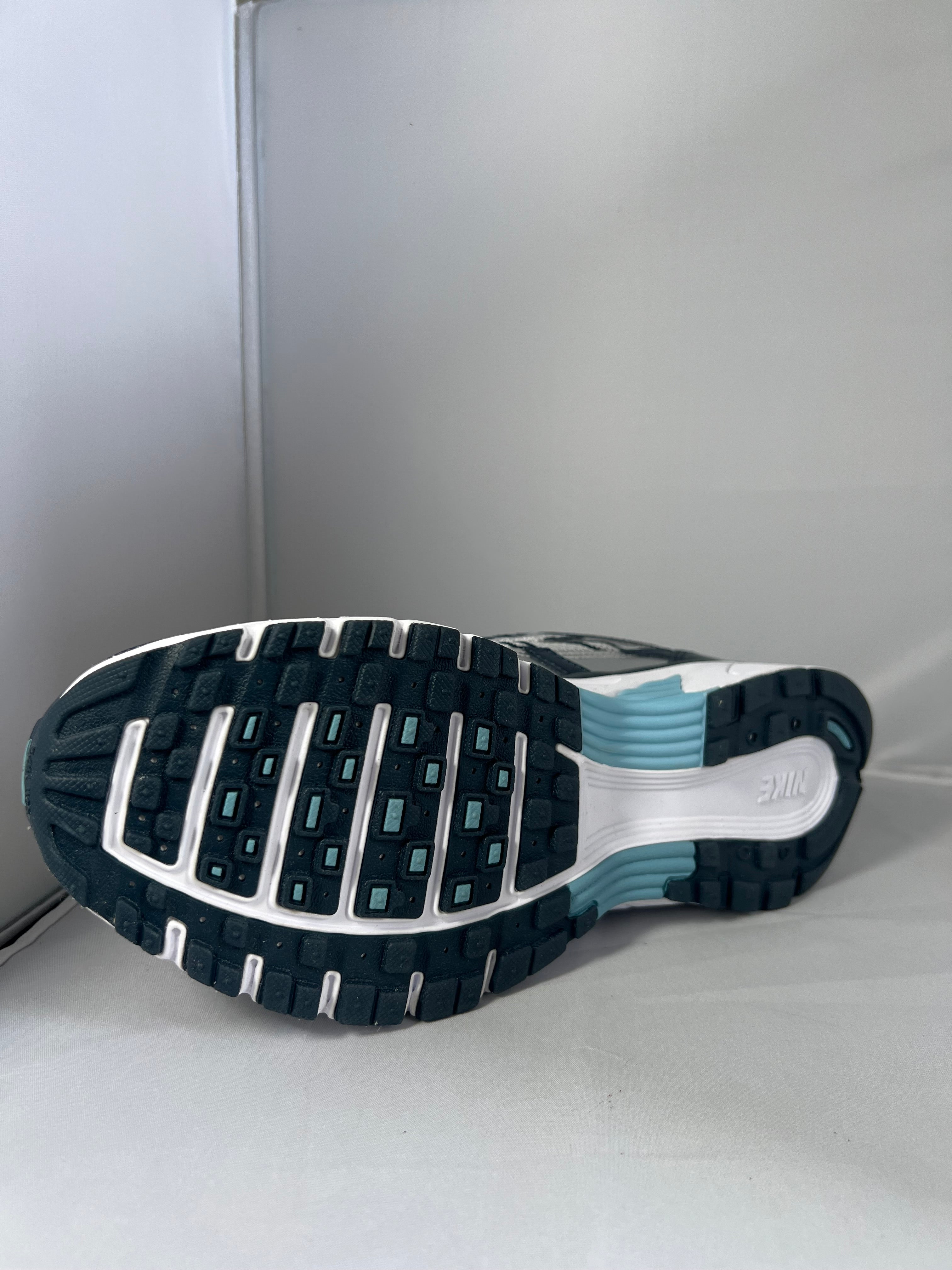 Nike P-6000 Armory Navy Silver