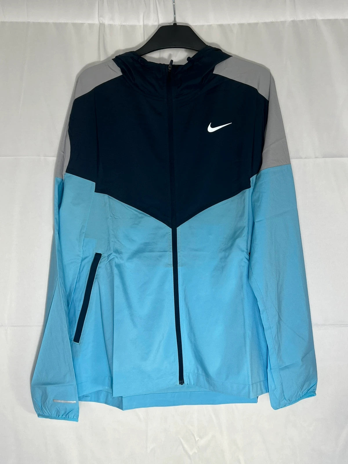 Nike Miler Repel Jacket Windbreaker Baby Blue / Navy / Grey