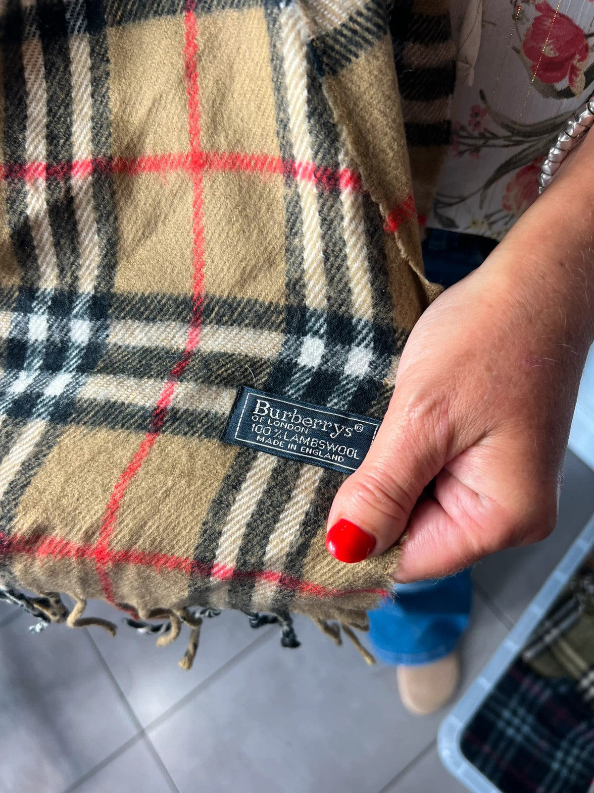 Burberry Classic Chequered Biege Scarf 99/2000 Era