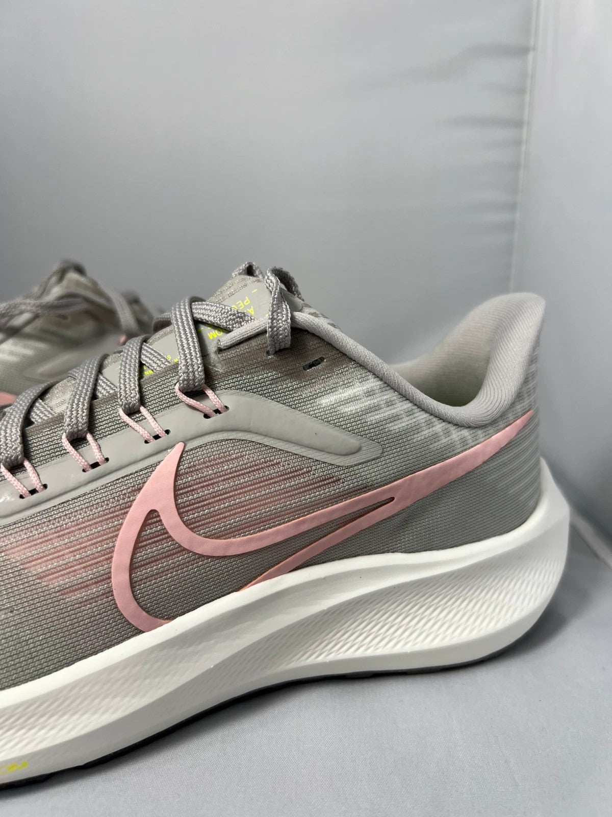 Nike Women’s Air Zoom Pegasus 39 - Light Iron Ore/Atmosphere White