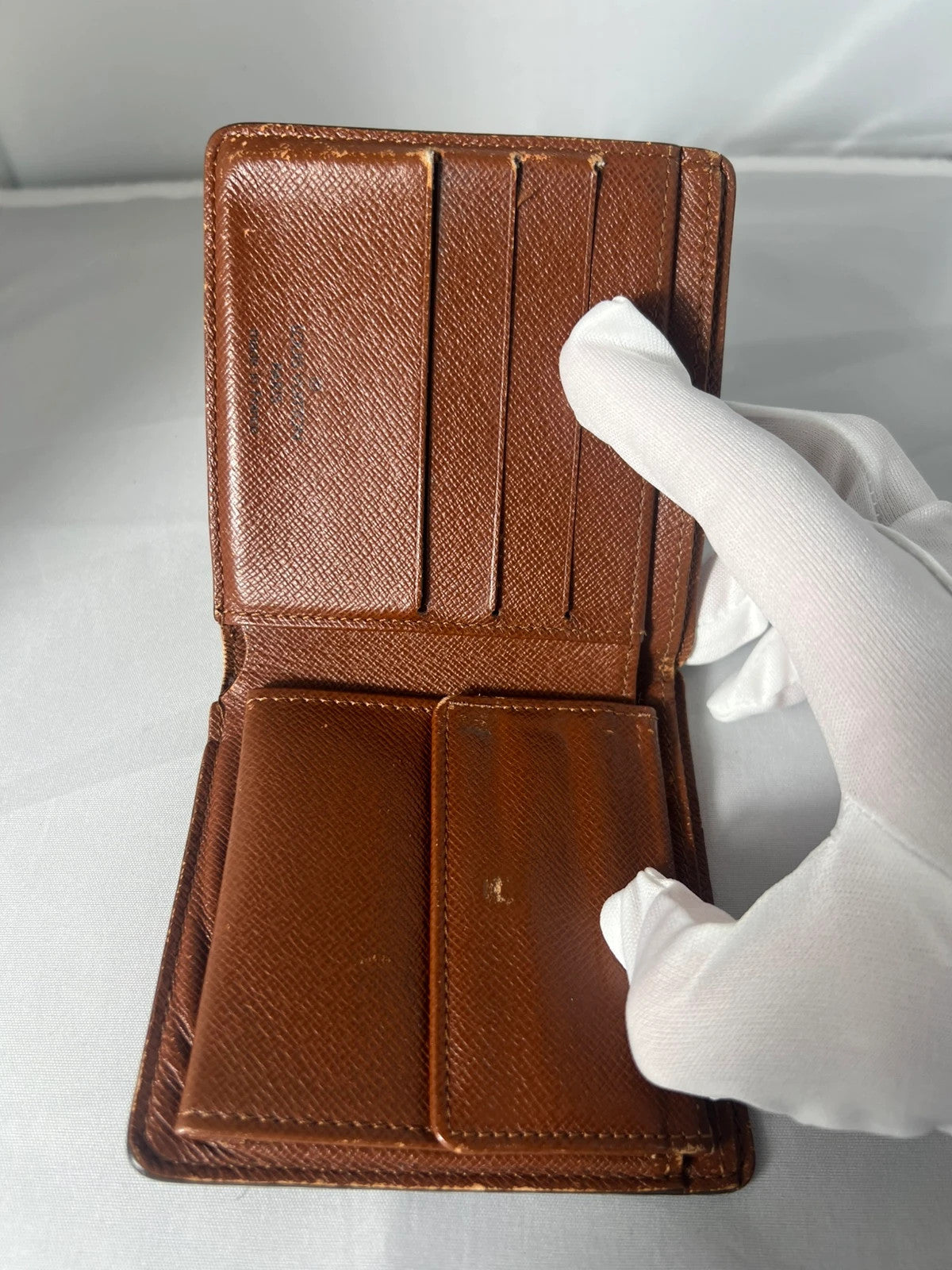 Louis Vuitton Men’s Bifold Classic Monogram Wallet Vintage