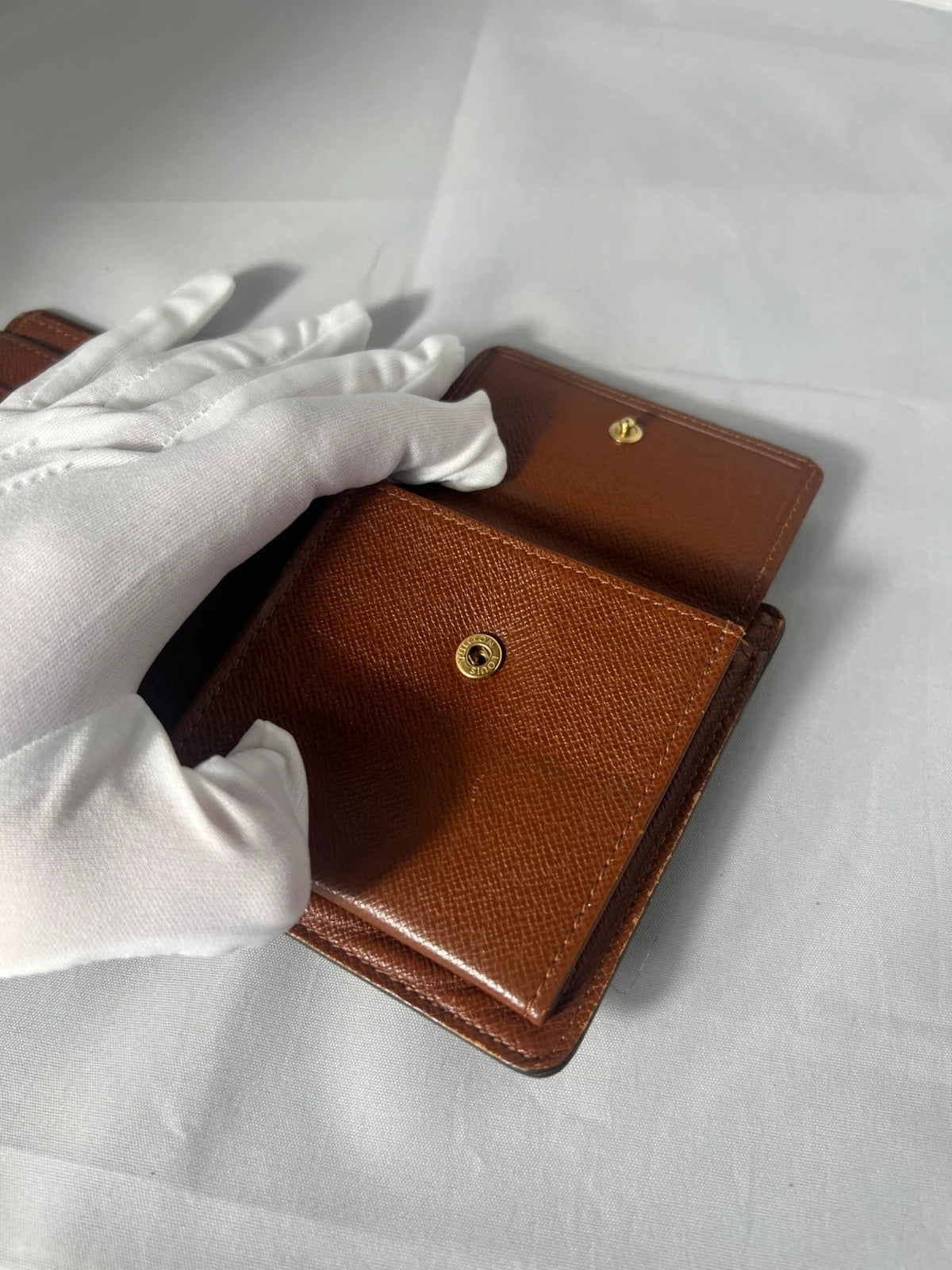 Louis Vuitton Men’s Bifold Classic Monogram Wallet Vintage