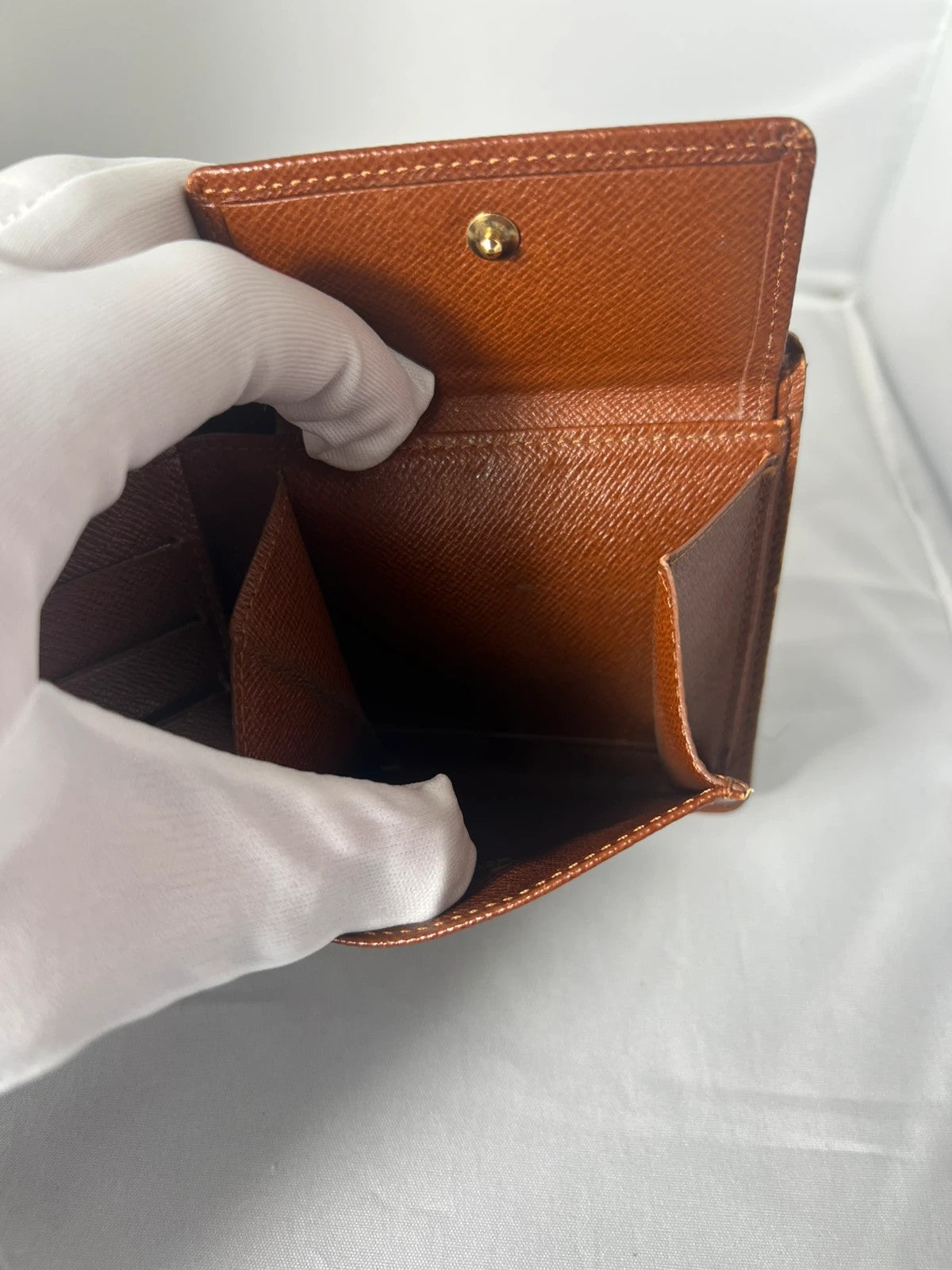 Louis Vuitton Men’s Bifold Classic Monogram Wallet Vintage