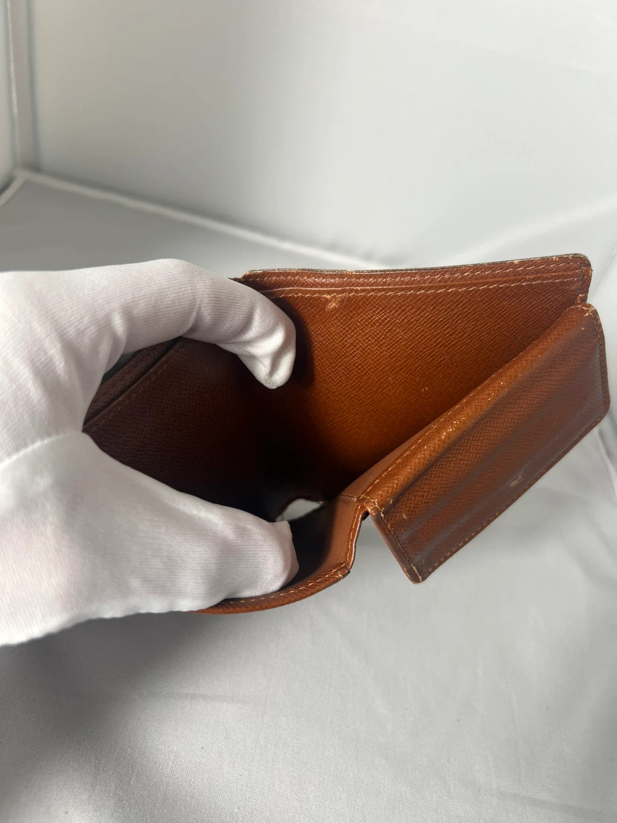 Louis Vuitton Men’s Bifold Classic Monogram Wallet Vintage