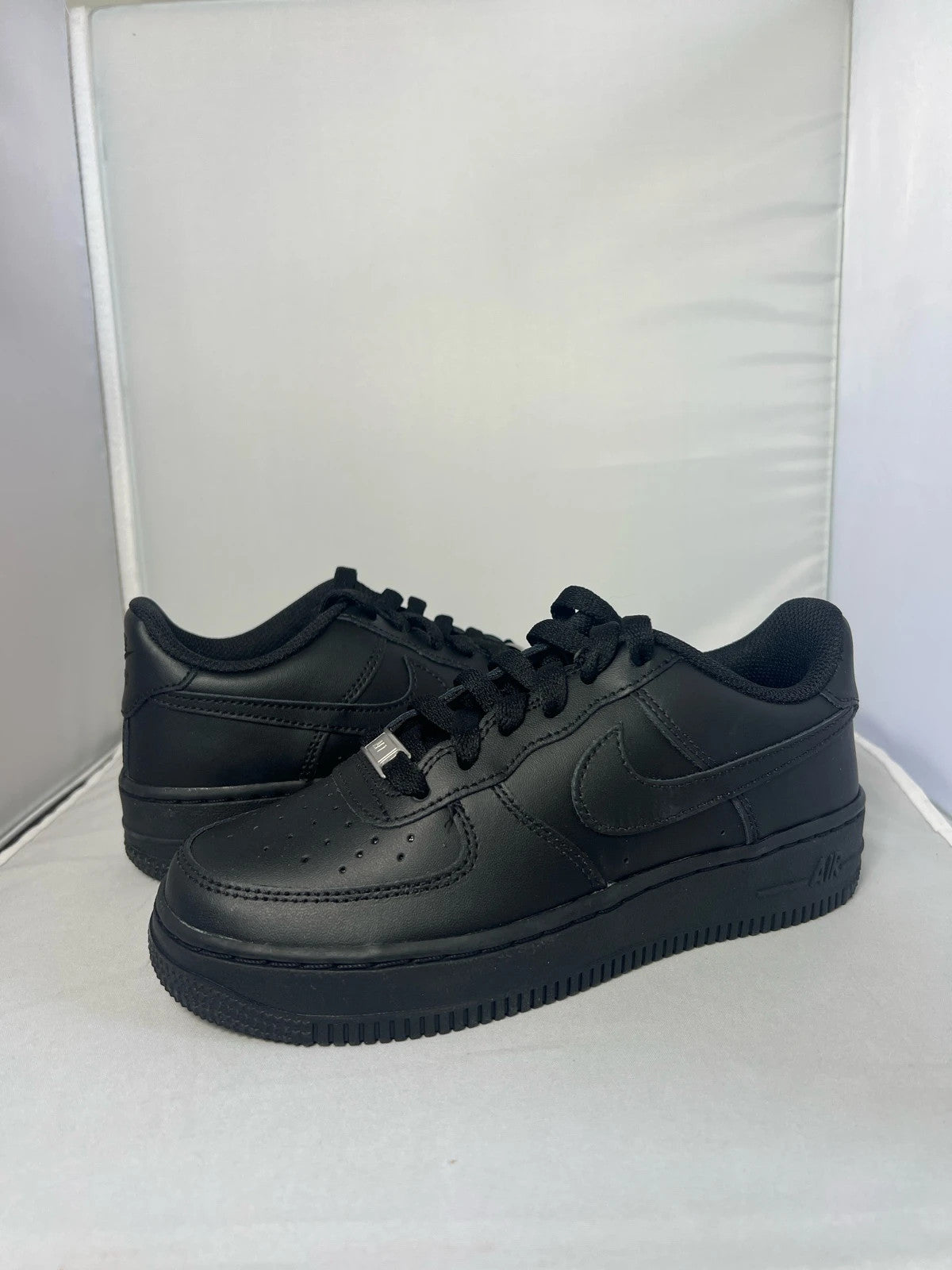 Nike Air Force 1 07’ Triple Black UK3