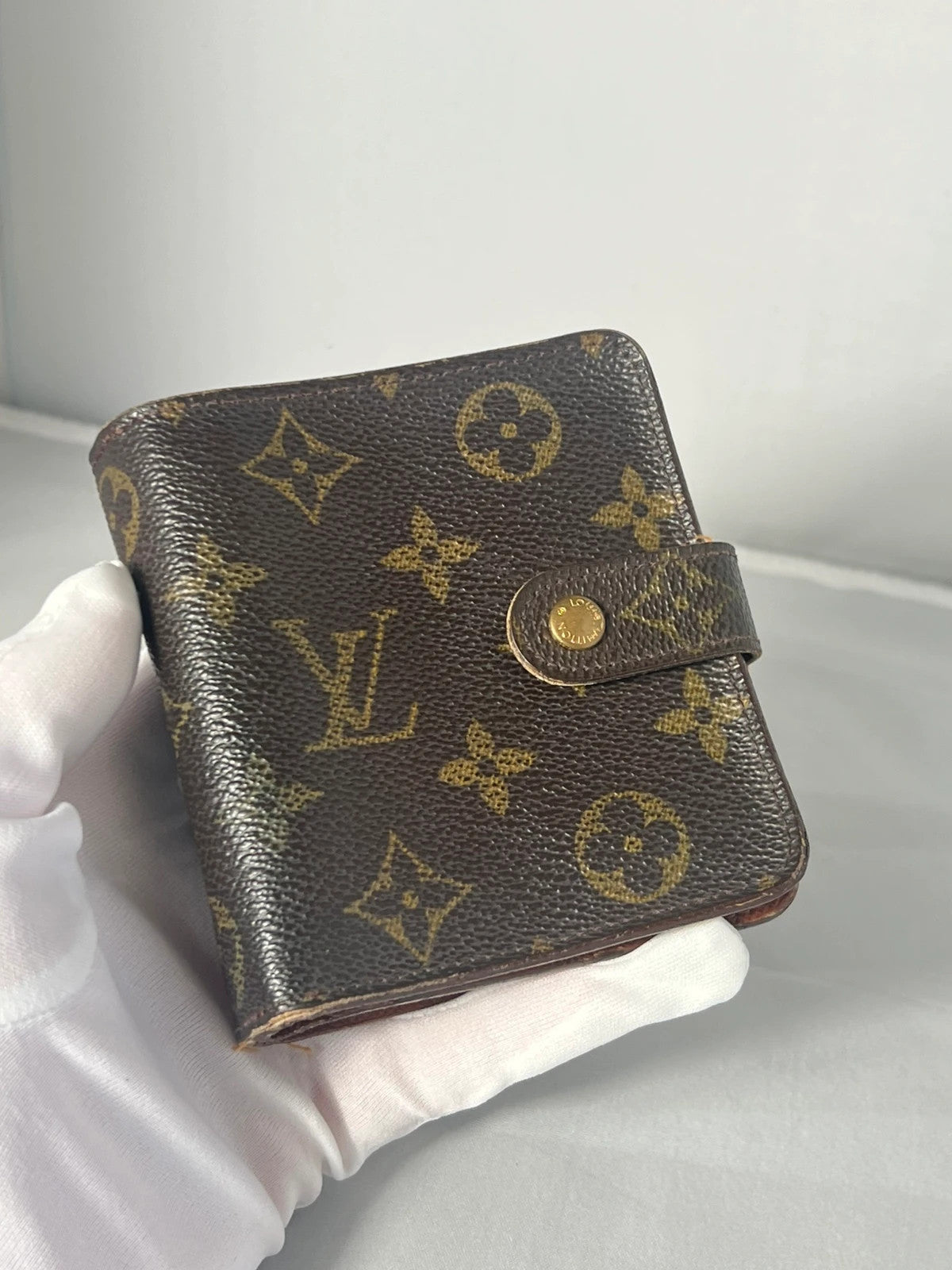 Louis Vuitton Monogram Compact Zip Wallet Purse Vintage