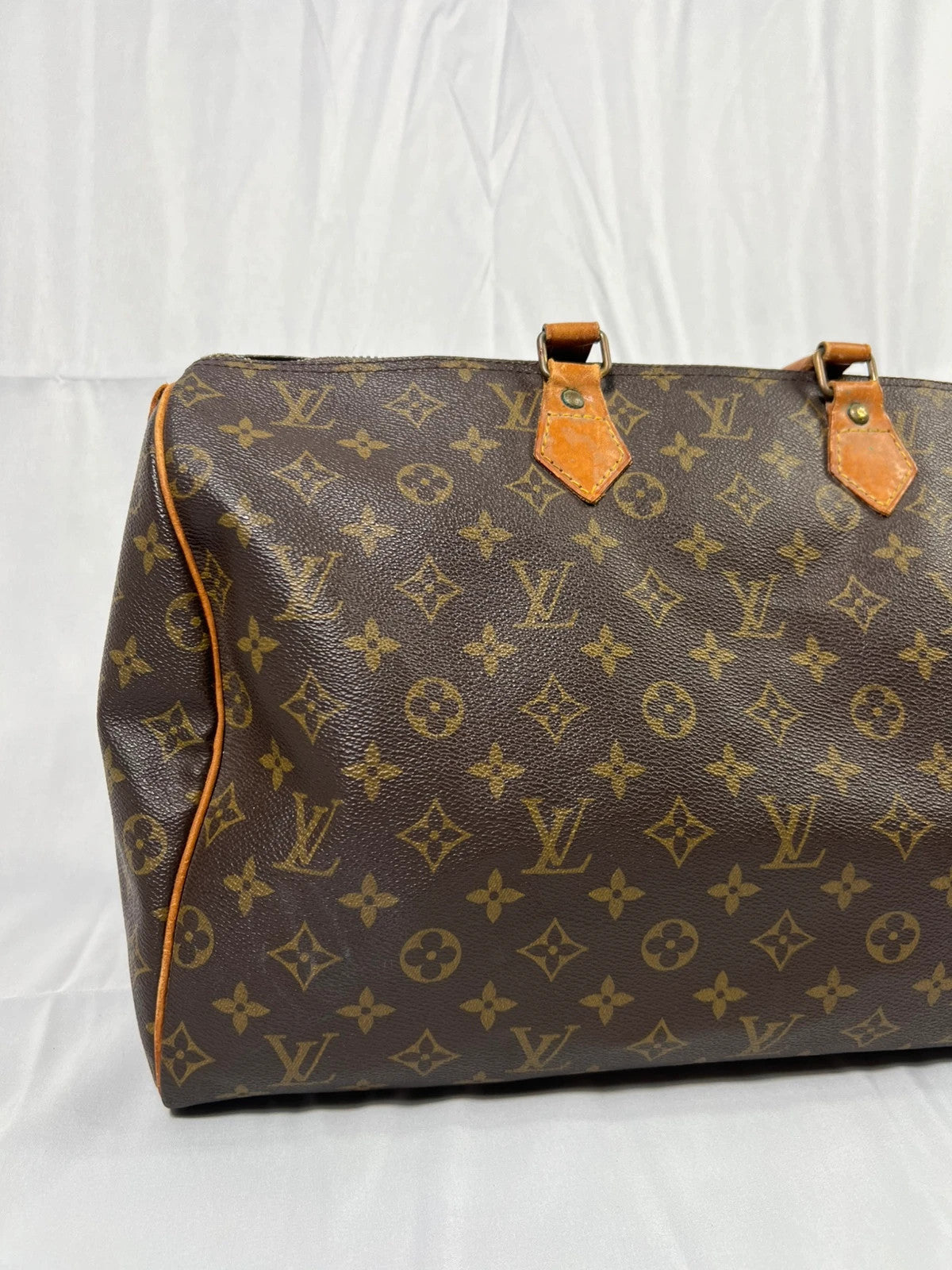 Louis Vuitton Monogram Canvas Speedy 40 Hand Bag M41522