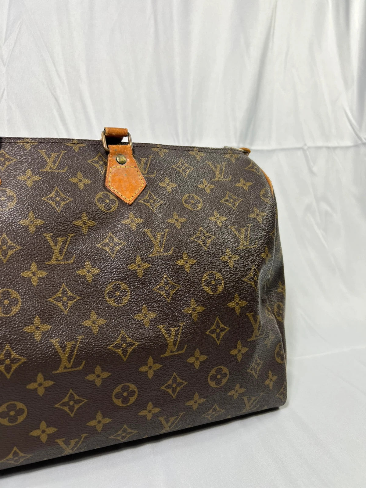 Louis Vuitton Monogram Canvas Speedy 40 Hand Bag M41522