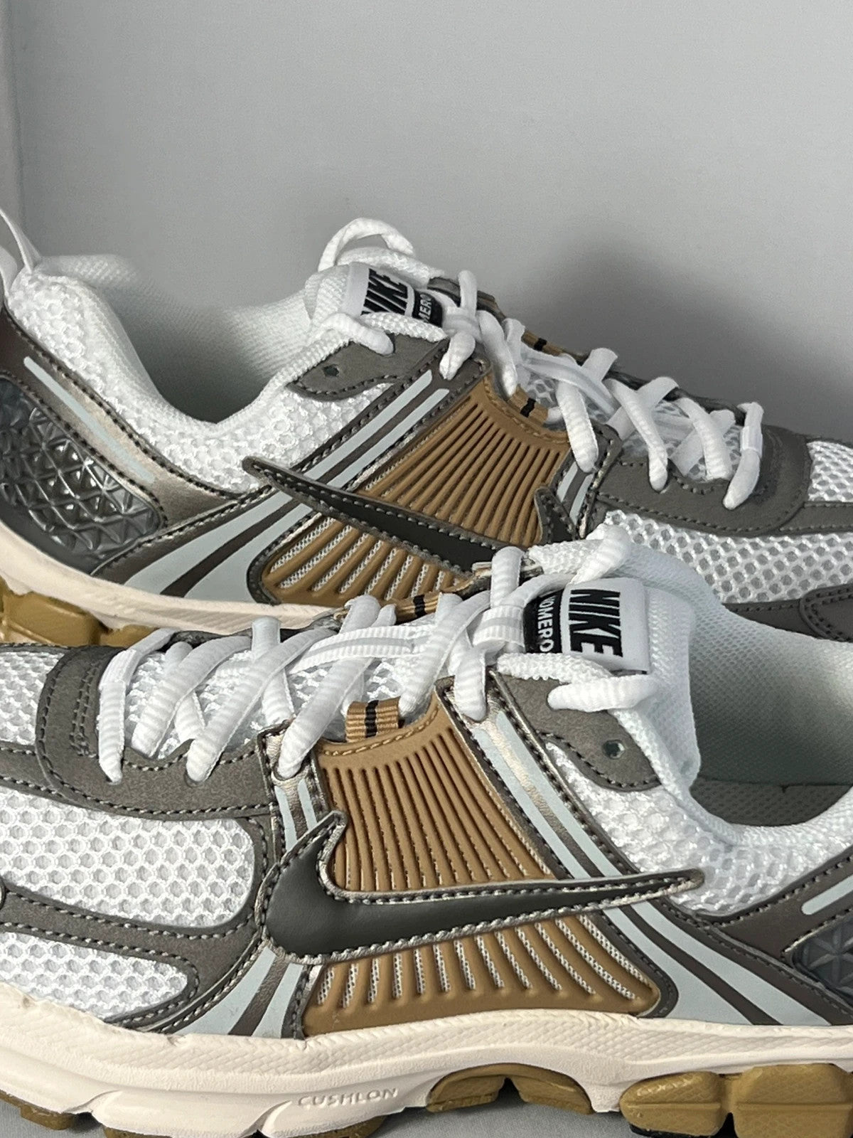 Nike Vomero 5 Beige / White / Grey UK5